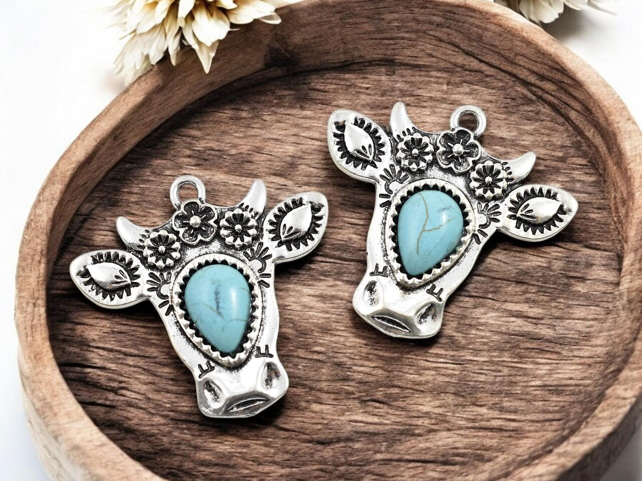 *5* 41x38mm Antique Silver w/Turquoise Boho Floral Cow Head Pendants